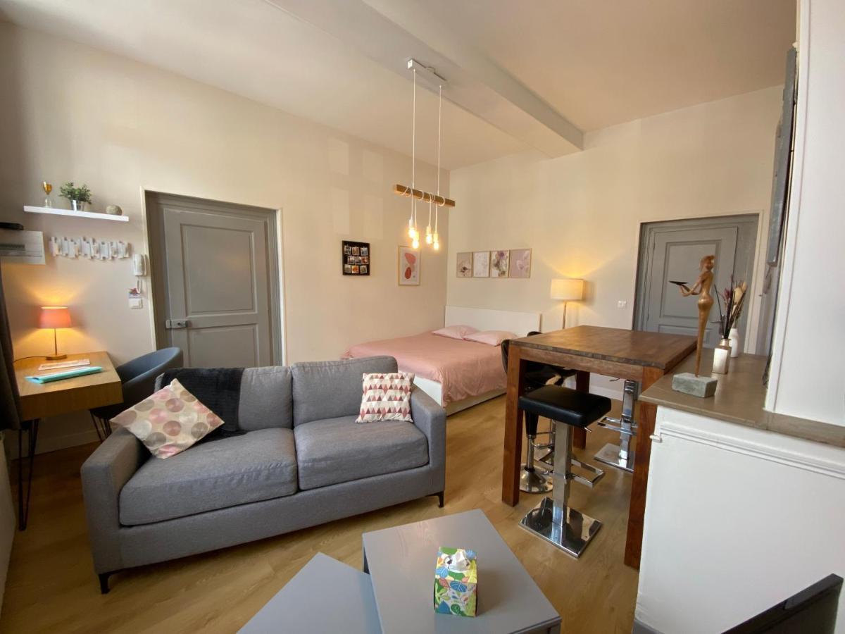Studio Papillon En Plein Coeur De Ville Saint-Omer  Extérieur photo